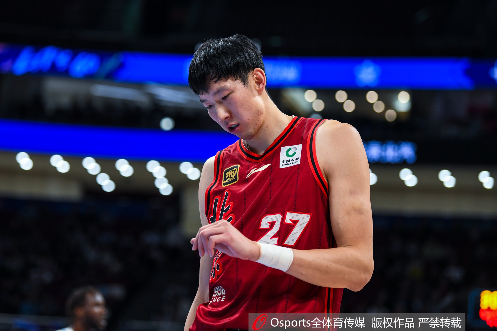 媒体人：周琦不打改变了京城德比的天平 希望这比赛能打到第五场